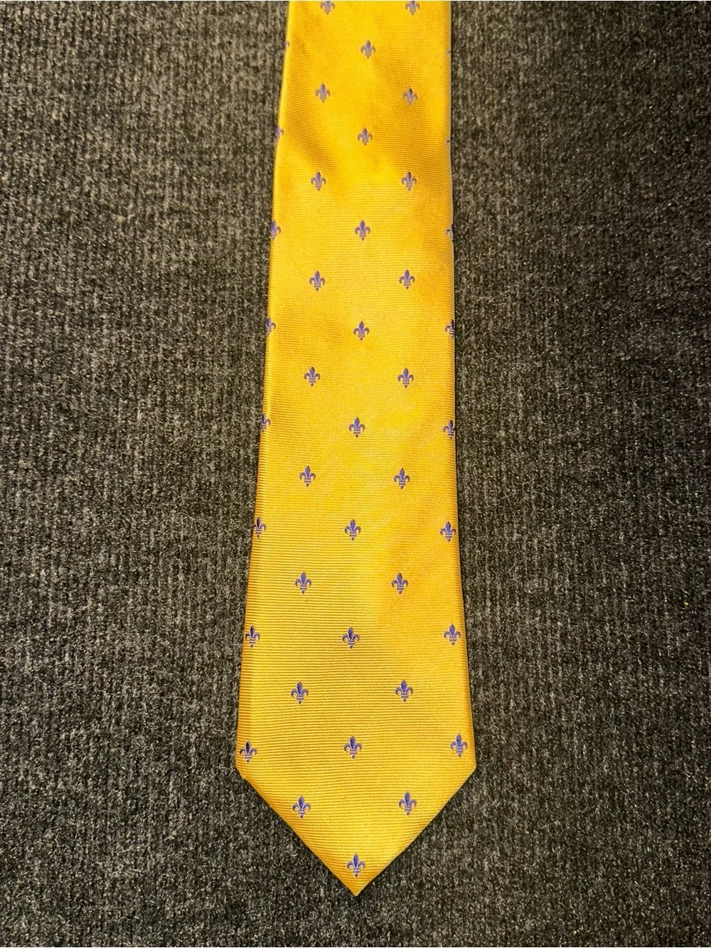 Charles Tyrwhitt Yellow Fleur-de-Lis Neck tie – Jermyn Street London